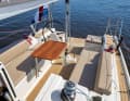 Lange Duchten und viel Platz für die Crew. Der Cockpittisch lässt sich drehen und abnehmen