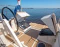 Plenty of space for everything. The two stowage compartments in the stern also accommodate fenders and sails