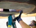 The gelcoat plane is actually intended for osmosis restoration, but is also suitable for removing the laminate, alternatively a flex can be used