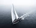 Slippery under main and code. Doyle's sail wardrobe relies on reinforced Lieken. The US design office Reichel / Pugh calculated the hull and rigging