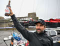 Skipper Boris Herrmann hatte dennoch Grund zur Freude, denn zum Schaden kam es erst nach dem Zieldurchgang auf Platz vier