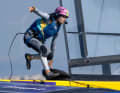 Brasiliens Steuerfrau Martine Grael sprintet über den F50-Foiler.