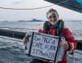 At his side at the time: the later "Holcim-PRB" skipper Rosalin Kuiper, who could still be seen after her fall.