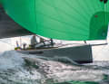 Daysailer léger et bien loti avec un grand cockpit et des aménagements réduits