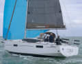 The Maxus 35 needs some wind or an additional sail to get going. The standard sail plan is not particularly lavish