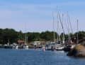Norrhamn im Norden von Öja ist der einzige Hafen für Gäste auf der Insel.