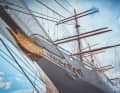 Sea Cloud Cruises bietet exklusive Segelreisen mit Privatyacht-Atmosphäre.