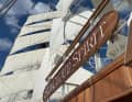 Le « Sea Cloud Spirit » est en service depuis 2021 et allie la navigation à voile traditionnelle au confort moderne.