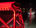 Die Seenotretter aus Schilksee schleppen am späten Samstagabend einen vermisst geglaubten Segler zurück in den Hafen.