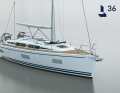 Les propriétaires ont le choix entre un génois avec points d'écoute sur le pont ou un foc auto-vireur. L'écoute de grand-voile est guidée par un traveller sur la superstructure de la cabine.