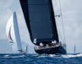 „Gelliceaux“ steuerte der Eigner selbst. Voraus segelt „Nilaya“ (47 m, Royal Huisman) ...