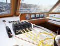 Displays: All data at a glance? Check wind speed, water depth, boat speed and electronic nautical charts with all functions
