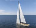 „Fancy“. Die erste Swan 108 zeigte sich in Stahlgrau und bei Leichtwind äußerst reaktiv. Dem 84-Tonner reichen 648 Quadratmeter Segelfläche