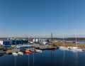 Nautor Swan fa parte di Sanlorenzo dal 2025 e quest'anno festeggia il suo 60° anniversario. Il cantiere navale si trova a Pietarsaari, in Finlandia, a circa 200 chilometri a sud del Circolo Polare Artico.