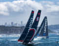 Drei 100-Fuß-Maxis auf einen Blick beim Start zum Rolex Sydney Hobart Race 2023: "SHK Scallywag", "Andoo Comanche" und "LawConnect".