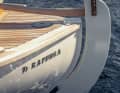 Per tre anni, lo yacht di Dibbern è stato restaurato da zero a Bruny Island, in Tasmania. "Te Rapunga" significa desiderio nella lingua dei Maori, la cui patria Dibbern desidera ardentemente.