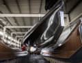 Wie bei den America's Cup-Booten der letzten Generation, wurde der Hypersail-Rumpf auf aerodynamische Effizienz ausgelegt. Der Rekordjäger soll größtenteils auf Foils unterwegs sein. Der Leistungsbooster für das 30 Meter lange Hypersail-Projekt sind Foils in vierfacher Ausführung: Elevator am Einzelruder, schwenkbare T-Foils an den geschwungenen Armen und eine horizontale Tragfläche am Ende der Kielbombe. Die wiederum gehört zu einem Canting-Kiel, den es bei voll-foilenden Seglern der Größe noch nicht gab.