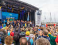 Die Festwoche zum Ocean Race Europe wurde am 6. August im Ocean Live Park auf der Bühne von den Gastgebern und allen Teams eröffnet.