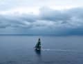"Malizia 4" im Nordatlantik. Das neue Ocean Race Atlantic hatte für die Malizianer gut begonnen, bevor die Kollision und der Schaden am Foil-System Boris Herrmann und sein Team zurückwarf.