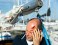 Only special care can prevent the sometimes loud but always painful bang. However, it is also important to make clear announcements to the crew, such as warning them of the boom when setting or hoisting sail, tacking or jibing. A simple call of "boom coming!" is usually sufficient for this.