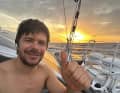 Segelte dem Ziel gegen Ende von Renntag 59 als souveräner Dritter bei gut 700 Seemeilen Rückstand auf Charlie Dalin entgegen: "Groupe Dubreuil"-Skipper Seb Simon.