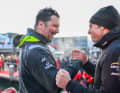 Nice encounter: Vendée Globe winner Charlie Dalin (r.) and Yoann Richomme after his finish.