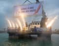 Fontaines de feux d'artifice et remerciements aux héros des mers.