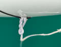 La raison de ce retard précoce : le cordage argenté en Dyneema a échoué en tant qu'étai d'eau, le cordage noir de remplacement, beaucoup plus fin, a tenu bon.
