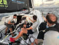 Travail sur le pont du "Sign for Com" dans le RORC Caribbean 600