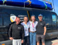 Les vice-champions avec leur entraîneur de 470 Steve Lovegrove (à droite) et l'entraîneur en chef de la DSV Dom Tidey.
