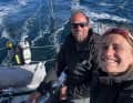 "Play Harder": Oliver Schmidt-Rybandt e Clara Witthinrich guidano il gruppo Dehler e si sentono ben equipaggiati per la volata finale grazie al riscaldamento di bordo.