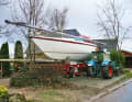 In addition to the price, quick access is one of the main advantages of boat storage at home