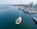 Harbour tour: Accelerate forwards, stop and try reversing. The function of the drive is tested during harbour manoeuvres