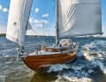 Six mois plus tard, non seulement les voiles, mais aussi les premiers prix de régate sont dans le coffre.