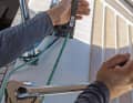 4. release the load: If there is a load on the clamp, first tighten the halyard with the winch, then open the lever