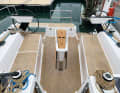 The cockpit benches are well dimensioned, but the seat height is a little too low