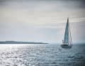 Solitude choisie : contrairement à l'été, l'équipage est presque toujours seul sur l'eau pendant les croisières d'automne et de printemps. Dans les ports, le choix des places est libre et le calme règne.