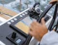 Everything at the touch of a button on both stands. But: Engine operation only on starboard