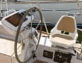 The two swivelling chairs are simply ingenious. Steering couldn't be more comfortable