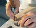 Replace - for high loads. 1. marking: The fitting is provisionally fitted and the fixing holes are drilled. Ensure that the position is accessible from below