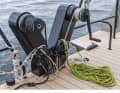 Easy to use: The two winches can be operated electrically on request. All halyards and trim devices are redirected to the functional V