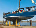 Le "Sharki", l'ancien yacht de régate allemand "Rubin", est entré en collision avec une bouée de chenal en août 2020 au large de Cuxhaven. La coque a été enfoncée et le navire a coulé. Il a ensuite été relevé et restauré