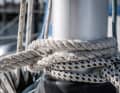 The mast is also suitable as a very stable point for mooring lines