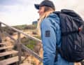 Le Dry Bagpack de 30 litres dispose de plusieurs compartiments séparés, par exemple pour un ordinateur portable ou des chaussures. Le matériau et la fermeture sont hydrofuges. Les sangles en Duraflex assurent une bonne tenue. Le prix est de 129,95 euros