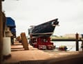 In Harlingen rollte die 69-Meter-Ketsch auf einen Schiffslift.