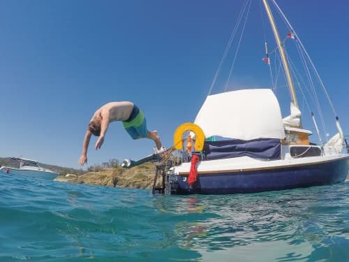   Kopfsprung ins warme Wasser: Ein Revierwechsel macht Spaß und ist mit dem Trailerboot flexibel möglich  