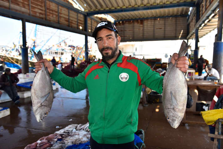 Fischhändler am Hafen von Casablanca