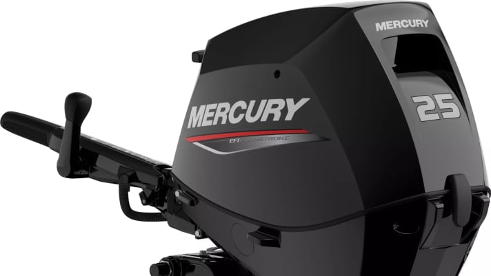 Der neue Mercury-Außenborder mit Pinnensteuerung.