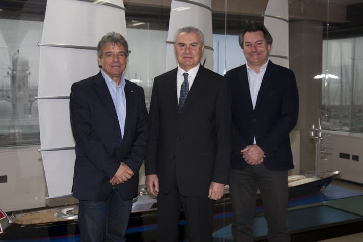 Perini Navi mit neuem CEO: Enrico Dell‘Artino (Mitte) leitet jetzt die Geschäfte der Werft mit Unterstützung von Vanni Marchini (links) und Burak Akgül. | l.