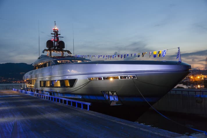 46m Fast: Baglietto wasserte die erste Yacht der neuen Modellreihe. Das 28 Knoten schnelle Francesco-Paszkowski-Design feiert in Cannes Premiere. | e.